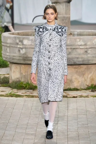 Look 5